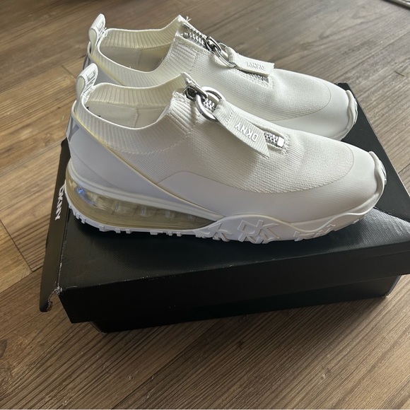 NWT DKNY 'Kadia' white Knit FabricFront Zip Low Top WedgeSneakers Size 7.5